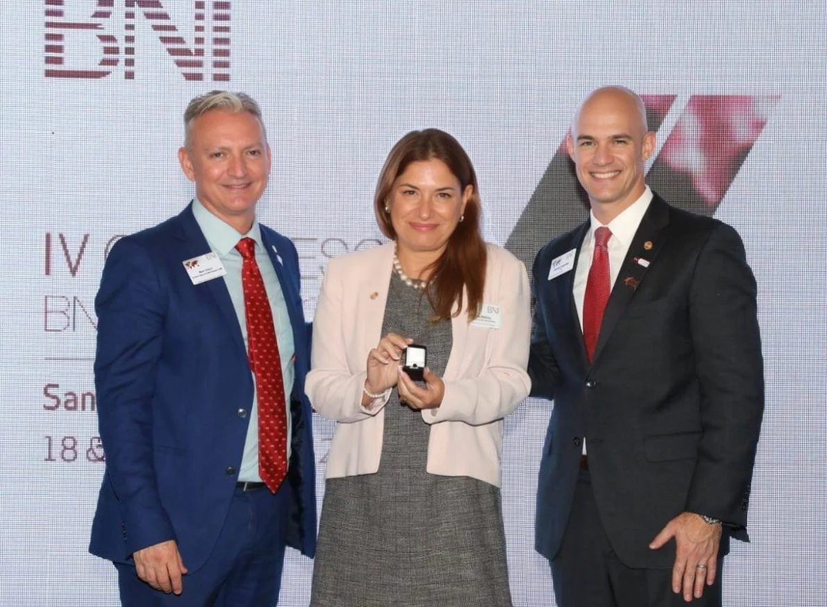 Mark Gibson, Director Nacional de BNI España, Patricia Martino, Directora Regional de BNI Baleares y Graham Weihmiller, Chairman & CEO BNI Business Network International BNI Baleares https://bnibaleares.com/es/index The Ambassadors Sections Mark Gibson, Director Nacional de BNI España, Patricia Martino, Directora Regional de BNI Baleares y Graham Weihmiller, Chairman & CEO BNI Business Network International BNI Baleares https://bnibaleares.com/es/index The Ambassadors Sections