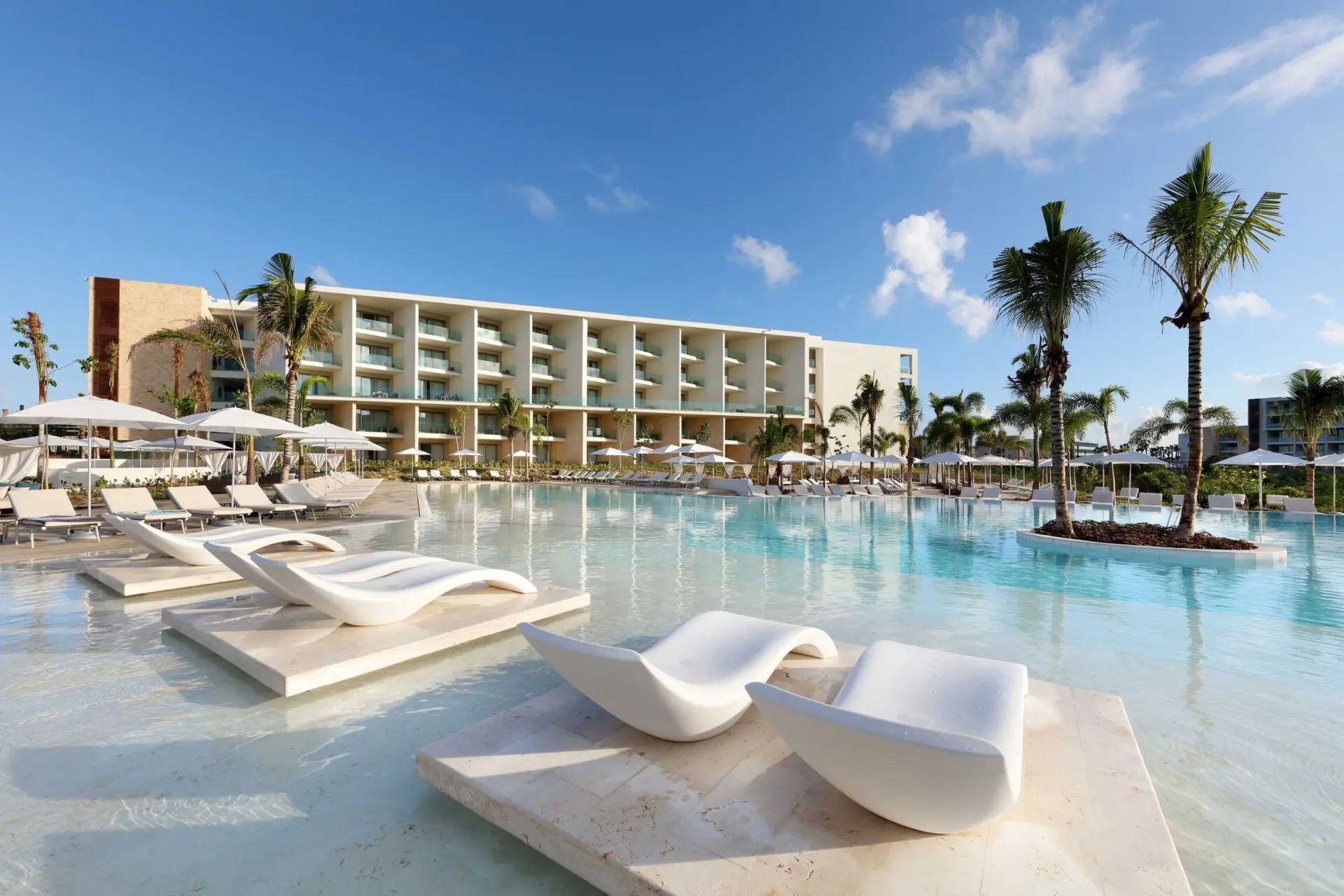 Grand Palladium Costa Mujeres Resort & SPA, Quintana Roo, México Entrevista Toni Ballester Propietario & CEO Estel Ingeniería & Obras https://esteling.com The Ambassadors Sections