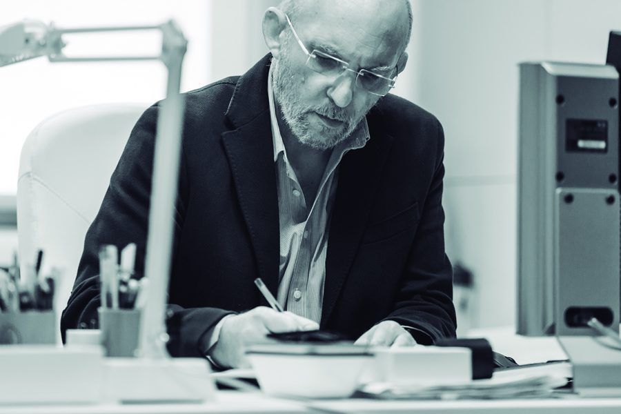 Bernat Bonnin Presidente & CEO ROBOT S.A. https://robotcorporativo.com/es/ The Ambassadors Sections Bernat Bonnin Presidente & CEO ROBOT S.A. https://robotcorporativo.com/es/ The Ambassadors Sections