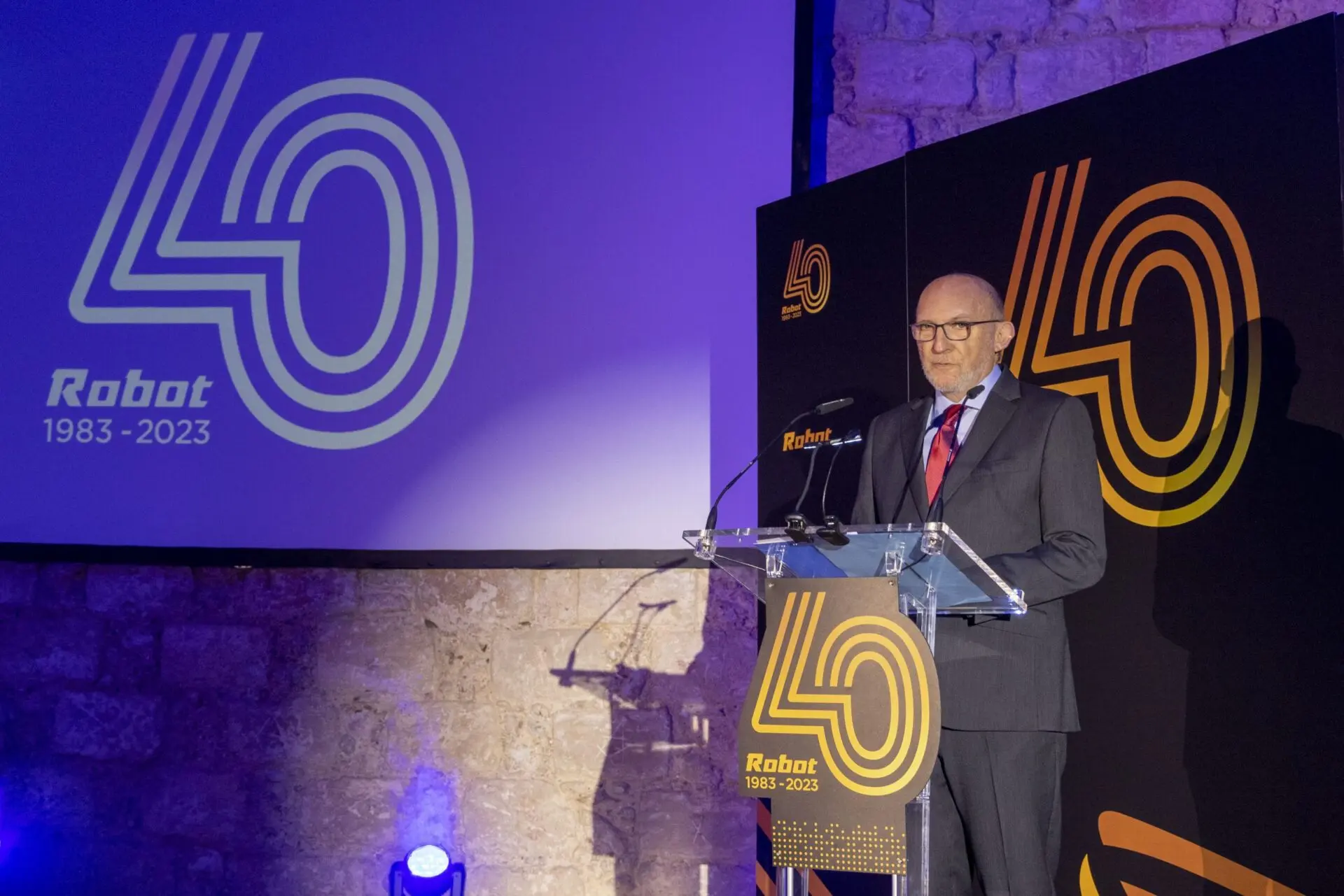Entrevista Bernat Bonnin Presidente & CEO ROBOT S.A. https://robotcorporativo.com/es/ The Ambassadors Sections