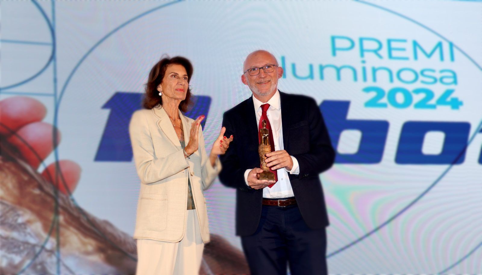 Entrevista Bernat Bonnin Presidente & CEO ROBOT S.A. https://robotcorporativo.com/es/ The Ambassadors Sections Entrevista Bernat Bonnin<br />Presidente & CEO<br />ROBOT S.A.<br />https://robotcorporativo.com/es/<br />The Ambassadors Sections