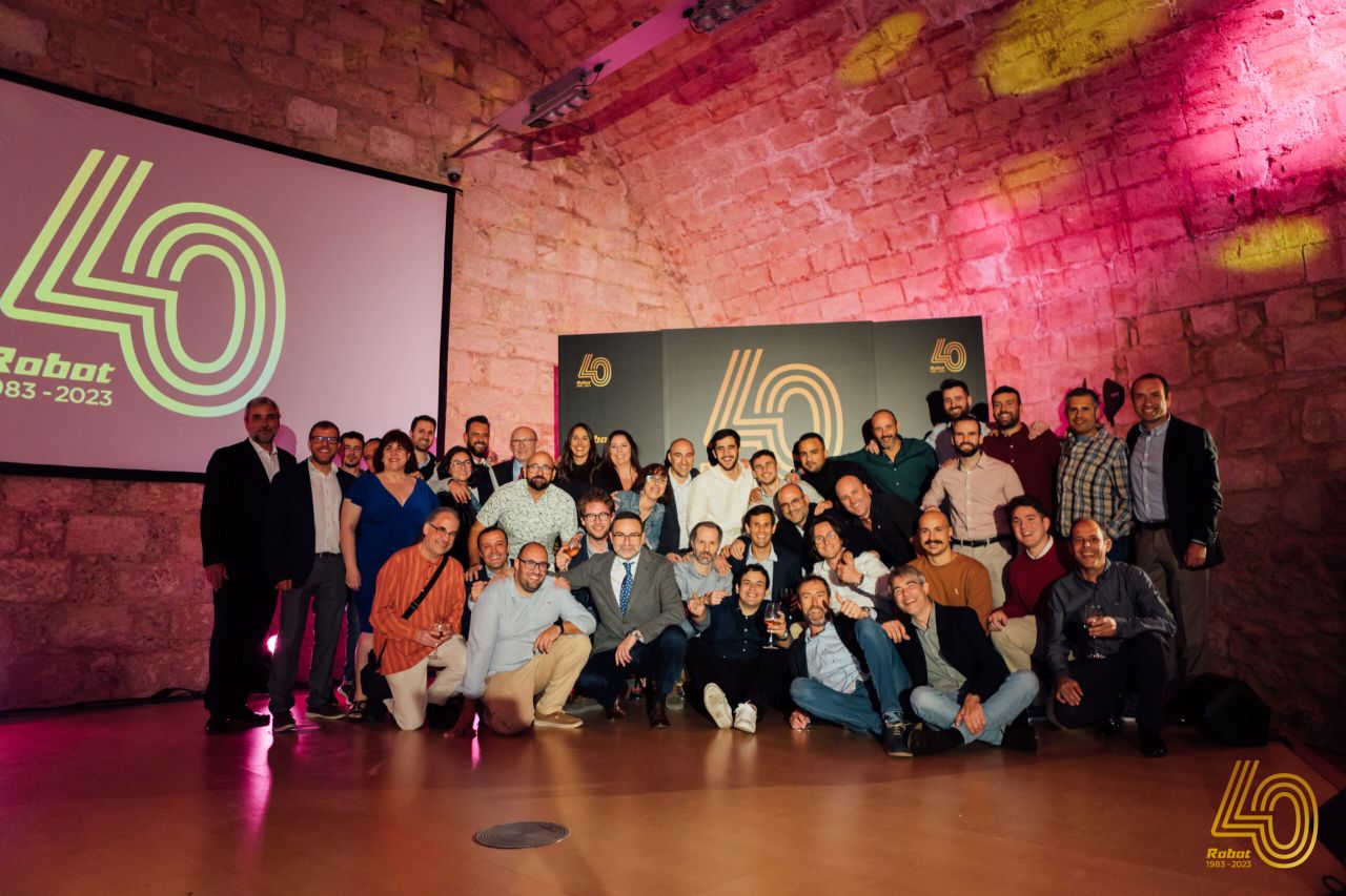 Entrevista Bernat Bonnin Presidente & CEO ROBOT S.A. https://robotcorporativo.com/es/ The Ambassadors Sections Entrevista Bernat Bonnin<br />Presidente & CEO<br />ROBOT S.A.<br />https://robotcorporativo.com/es/<br />The Ambassadors Sections