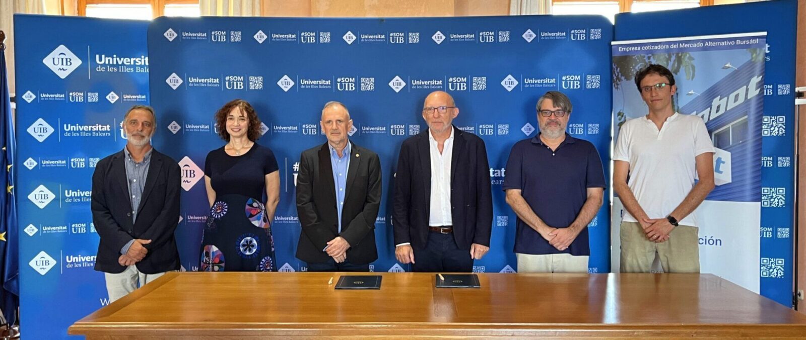 Beca Robot Bernat Bonnin Presidente & CEO ROBOT S.A. https://robotcorporativo.com/es/ The Ambassadors Sections Beca Robot<br />Bernat Bonnin<br />Presidente & CEO<br />ROBOT S.A.<br />https://robotcorporativo.com/es/<br />The Ambassadors Sections