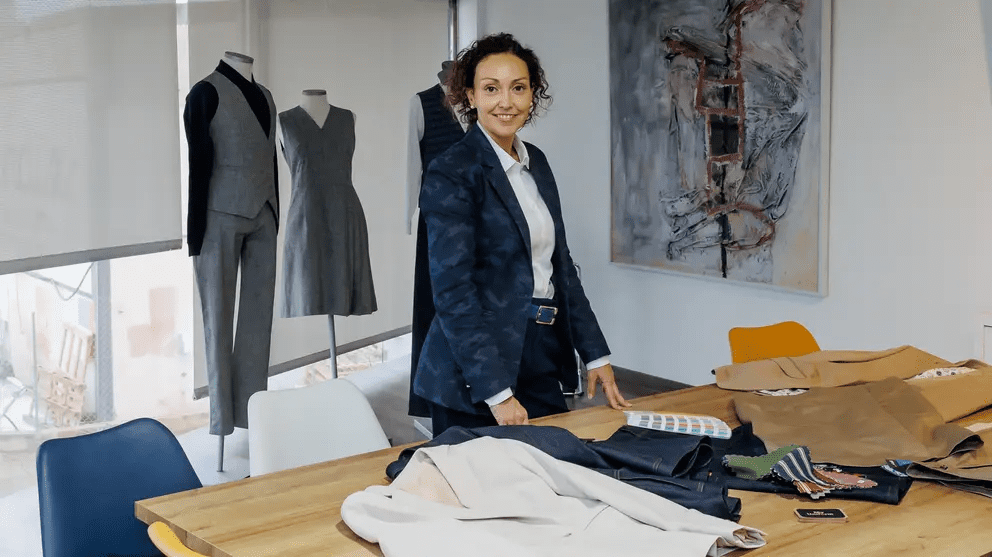 Entrevista con Mai Monterrubio CEO de My Uniform https://myuniform1990.com The Ambassadors Sections Entrevista con Mai Monterrubio<br />CEO de My Uniform<br />https://myuniform1990.com<br />The Ambassadors Sections