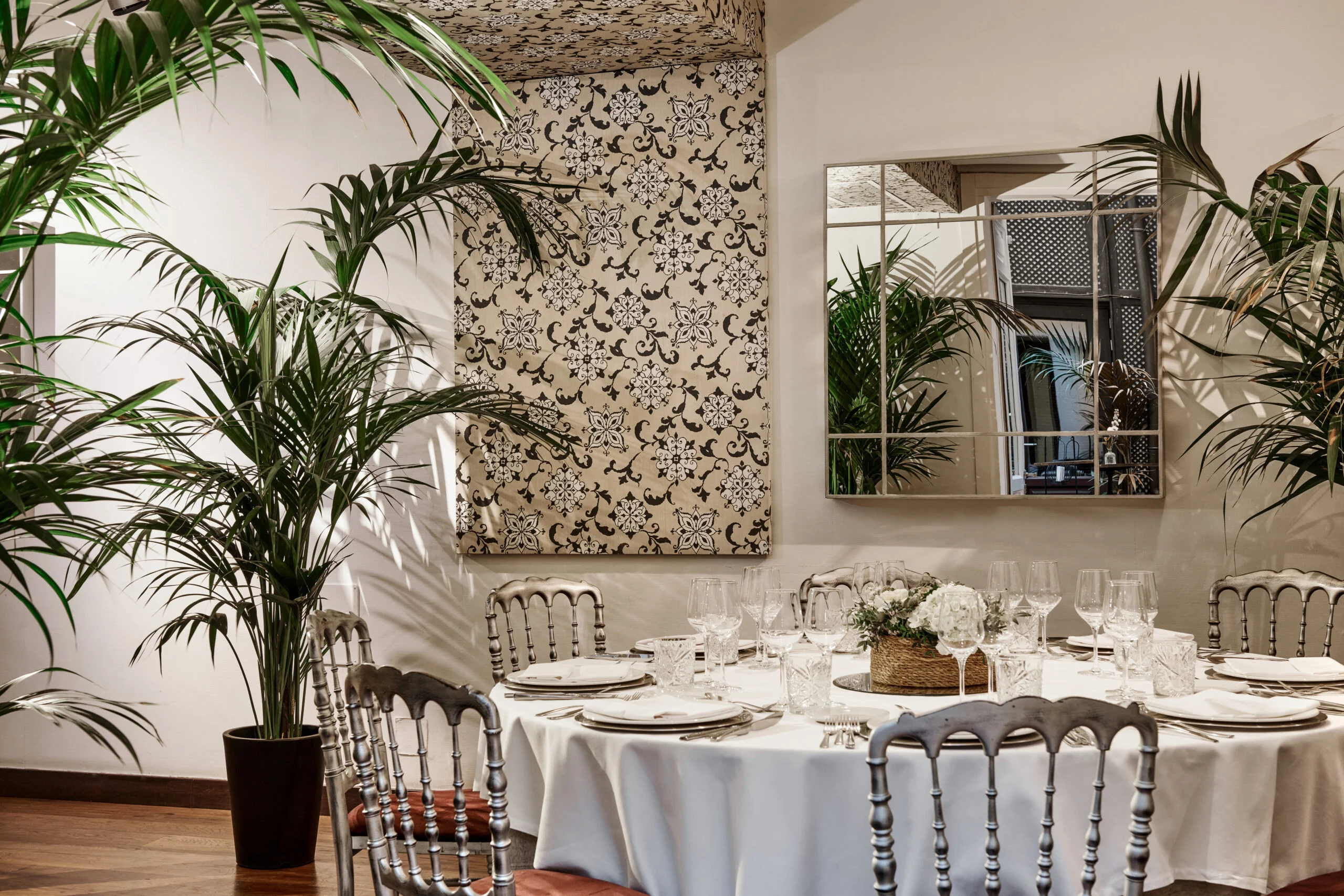 Hotel Hospes Puerta de Alcalá Madrid - The Ambassadors Sections